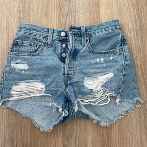 Women’s Levi 501 Shorts size26